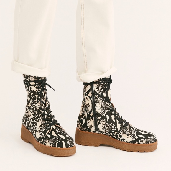❌Sold❌ Free People Taos Laced Snake Cow Hair Boot - Picture 2 of 16